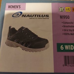 Women nautilus work shoe w/ safety steel toe ,oil resistant size 6 D width